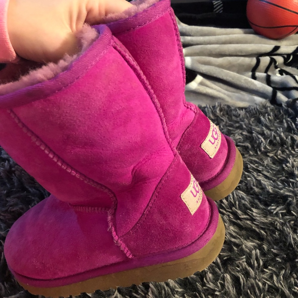 Size 3 in kids Magenta Uggs.